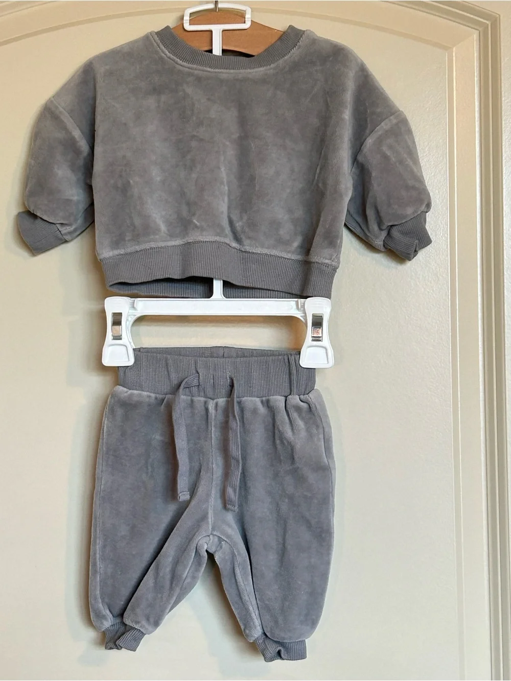 0-3M Quincy Mae Velour Set